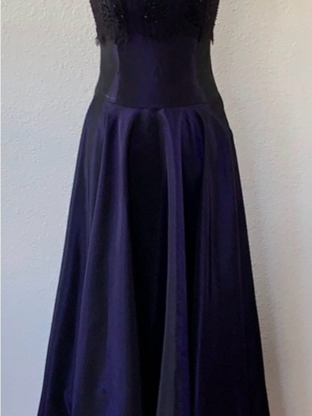 Rimini
Dark Navy Evening Dress Elegant Women's Dark Purple Evening Dress